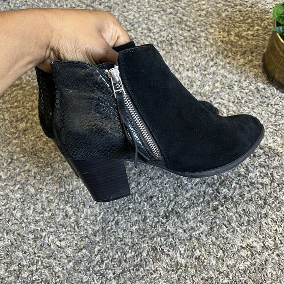 Vionic Anne Women's Black suede Leather Boots size 9 Block Heel Side Zip Classic - Picture 2 of 9